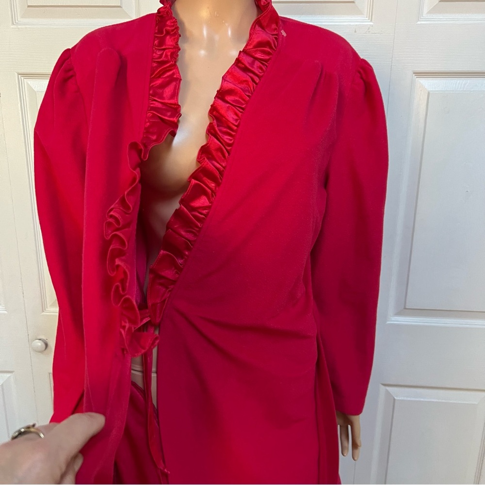 Carriage Court SEARS Red Ruffled Robe Polyester Women’s Size M-L - Picture 12 of 16